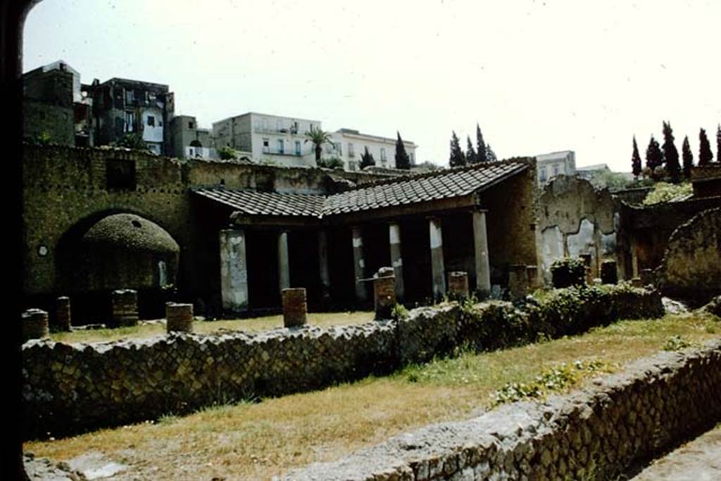Ins. VI.1/4/5. 1957. Looking north-east from Decumanus Inferiore across open-exercise area of Baths. Photo by Stanley A. Jashemski.
Source: The Wilhelmina and Stanley A. Jashemski archive in the University of Maryland Library, Special Collections (See collection page) and made available under the Creative Commons Attribution-Non Commercial License v.4. See Licence and use details. J57f0436
